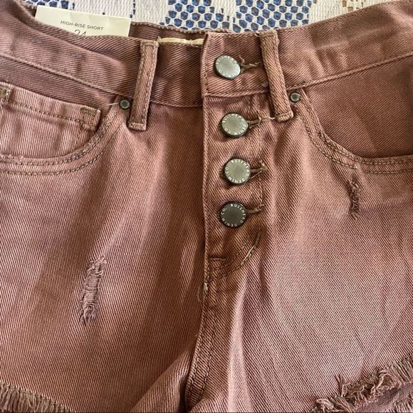 Bullhead Denim Co. • Dusty Rose Exposed Button High Rise Cutoff Shorts - Picture 4 of 13